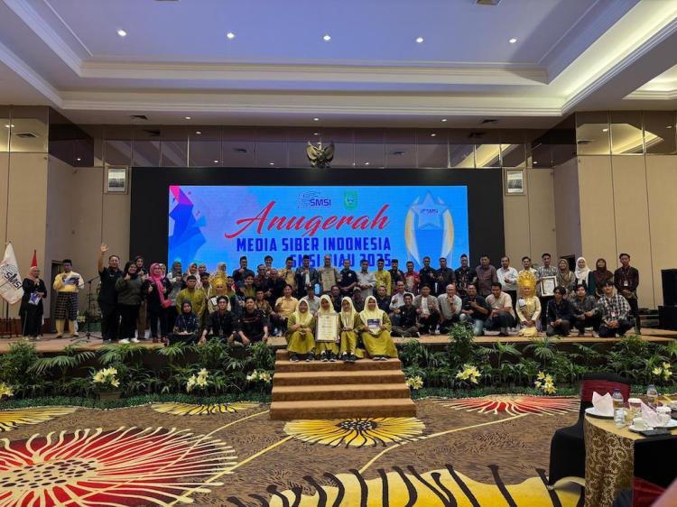 Gemilang di Anugerah SMSI Riau 2025, Riauaktual.com Sabet Gelar Perusahaan Media Terbaik