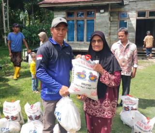 Sinergi PLN dan FW-RPG Bengkalis Membawa Terang Hingga ke Dapur Warga Kurang Mampu