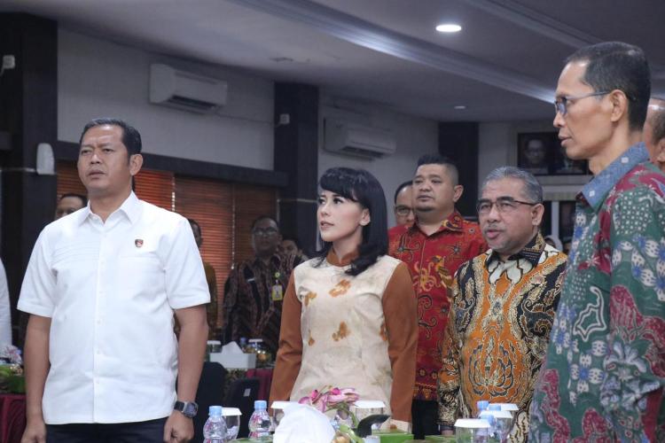 FGD di Pekanbaru: Sinergi Pemerintah dan Tokoh Adat Perkuat Perlindungan Tanah Ulayat