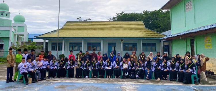 Senandung Apresiasi di Halaman Madrasah: Momen Hangat Peringatan HGN ke-80 MTs YPPI Bengkalis