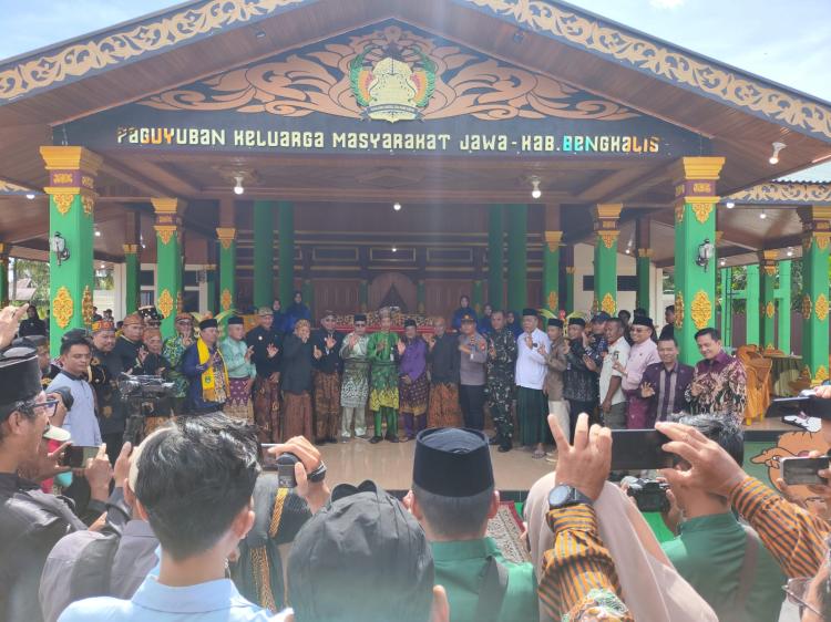 Niti Trisno: Dari Perjuangan Satu Dekade Menjadi Simbol Cinta dan Kebersamaan di Bengkalis