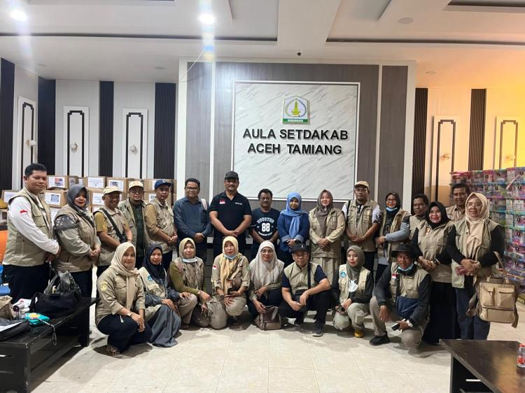 Air Mata Syukur di Aceh Tamiang: Solidaritas PGRI Bengkalis Menghangatkan Korban Bencana