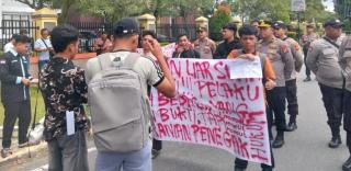 Audit Inspektorat Menguat, Aksi Jilid III Seram Riau Tekan Mapolda Usut Dugaan Pungli Disdik