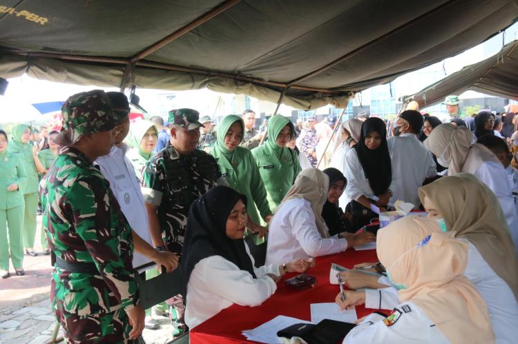Bazar Pangan Murah dan Layanan Kesehatan Warnai Penutupan TMMD ke-127