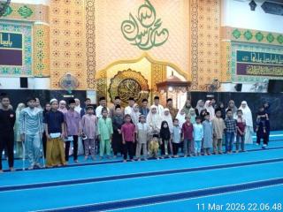 Malam 22 Ramadhan Penuh Berkah: Masjid Al-Mubarak Serahkan Santunan Anak Yatim
