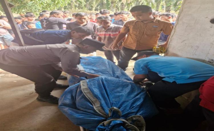Tragis di Tasik Serai: Anak Kandung Diduga Bacok Leher Ayah Nyaris Putus