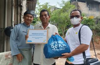 Program Nafkah PLN Jadi Penopang Harapan Lansia Dhuafa di Tengah Krisis Ekonomi