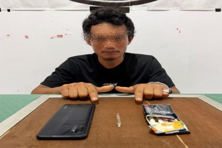 Transaksi di Gubuk Sunyi, Satresnarkoba Bengkalis Tangkap Pengedar Sabu di Kesumbo Ampai